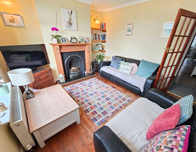 3 Bedroom Terraced House For Sale In Station Road, Walkeringham, DN10