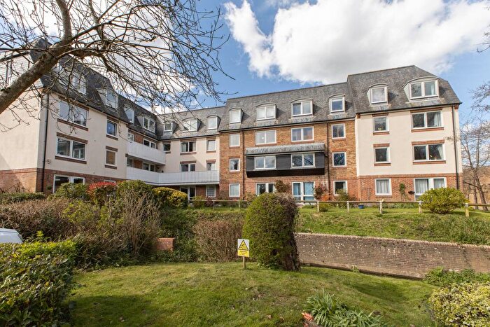 1 Bedroom Flat To Rent In Homestream House, Horsham, RH12