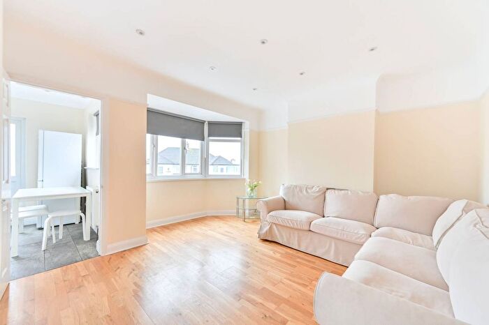 2 Bedroom Maisonette To Rent In Vincent Gardens, Dollis Hill, London, NW2