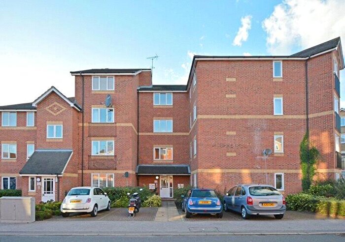 Flat To Rent In Telegraph Place, Isle Of Dogs, London, E14