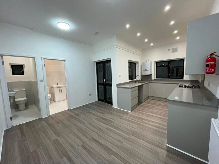 6 Bedroom End Terrace House To Rent In Browning Road, London, E12