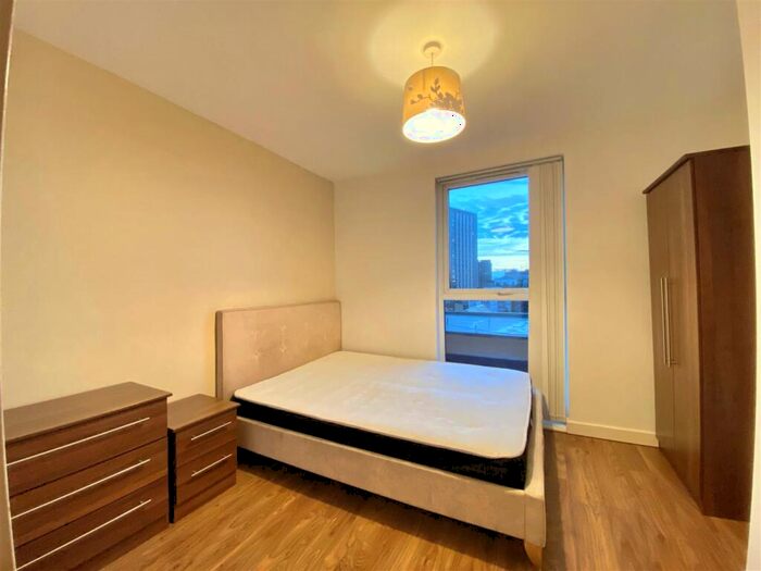 2 Bedroom Apartment To Rent In Alto, Sillavan Way, Salford, M3