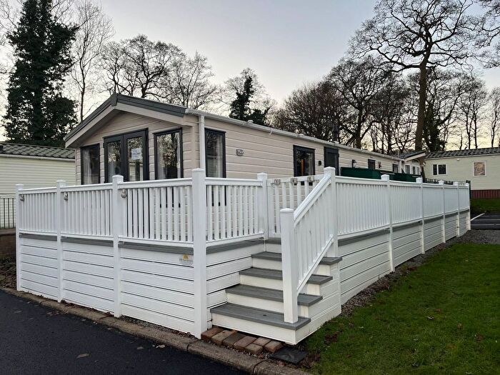 2 Bedroom Park Home For Sale In Mill Lane, Hawksworth Leeds, LS20