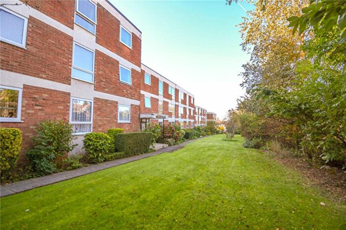 2 Bedroom Flat For Sale In Swan Court, Woodchurch Road, CH43