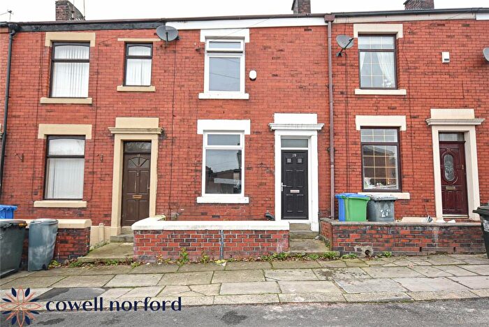 3 Bedroom Terraced House For Sale In Isabella Street, Syke, Rochdale, OL12
