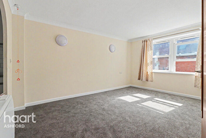 1 Bedroom Flat To Rent In Knotts Lane, Canterbury, CT1