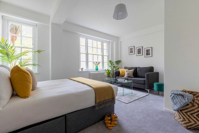 Studio To Rent In Dolphin Square, London, SW1V