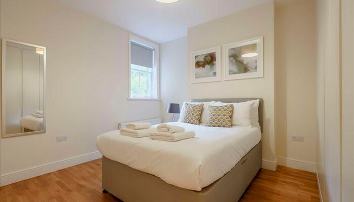 1 Bedroom Flat To Rent In Hamlet Gardens, London, W6
