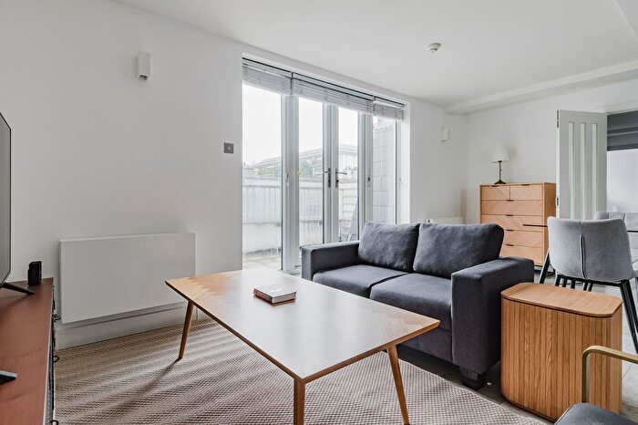 2 Bedroom Flat To Rent In Clerkenwell, London, EC1V