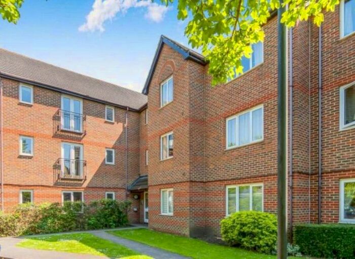 2 Bedroom Flat To Rent In John Austin Close, Kingston Upon Thames, KT2