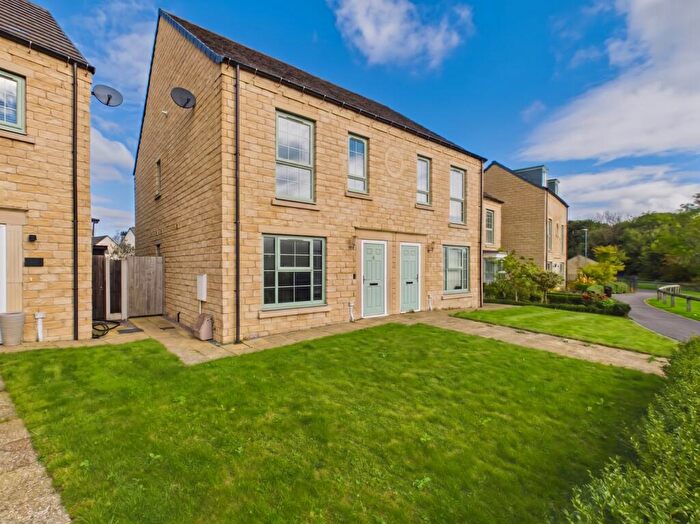 3 Bedroom Semi Detached House For Sale In Grassholme Way, Startforth, DL12