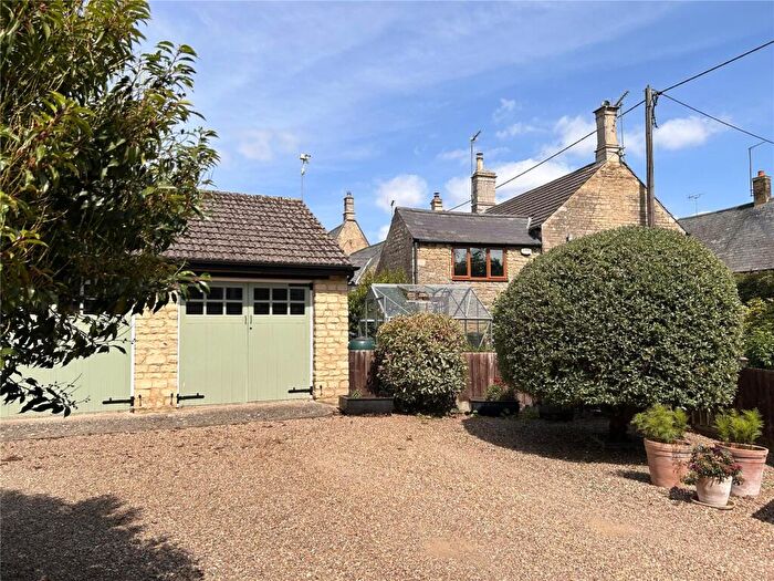3 Bedroom Detached House For Sale In High Street, Brigstock, Northamptonshire, NN14