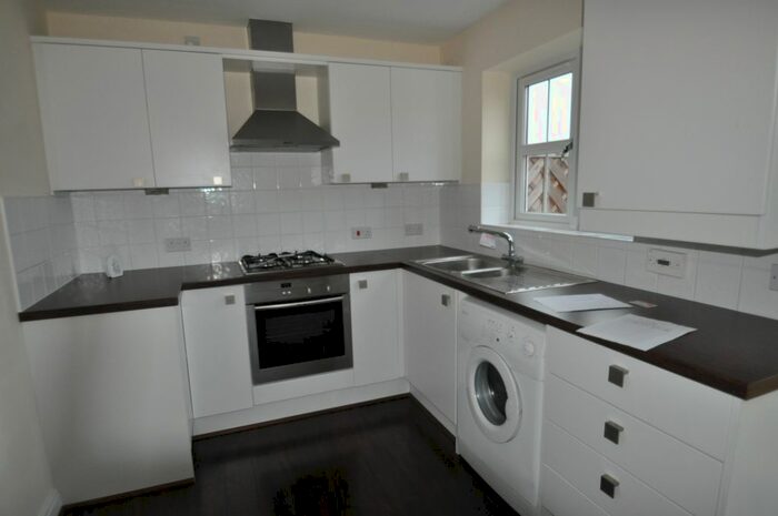 3 Bedroom Terraced House To Rent In Pools Brook Park, Kingswood, Hull, HU7