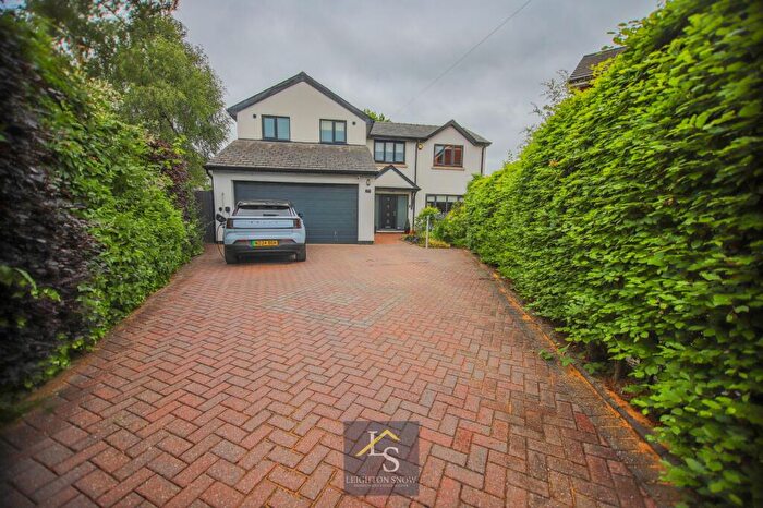 4 Bedroom Detached House For Sale In Regent Close, Bramhall, SK7
