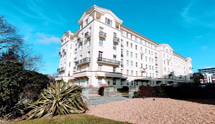 3 Bedroom Flat To Rent In Bath Road, Bournemouth, Dorset, BH1