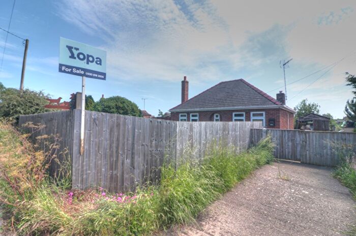 2 Bedroom Detached Bungalow For Sale In Holbeach Drove Gate, Spalding, PE12