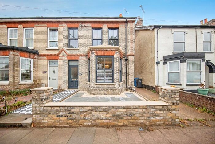 4 Bedroom Semi Detached House For Sale In Felixstowe Road, Ipswich, IP3