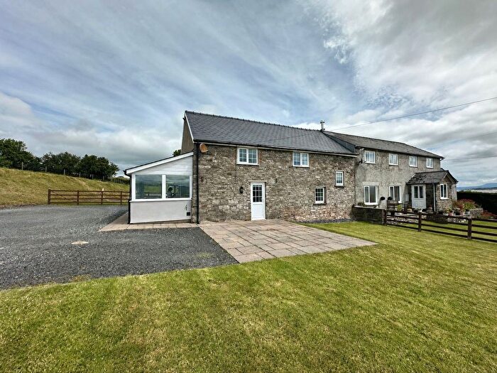 3 Bedroom Semi-Detached House To Rent In Penoyre, Brecon, LD3