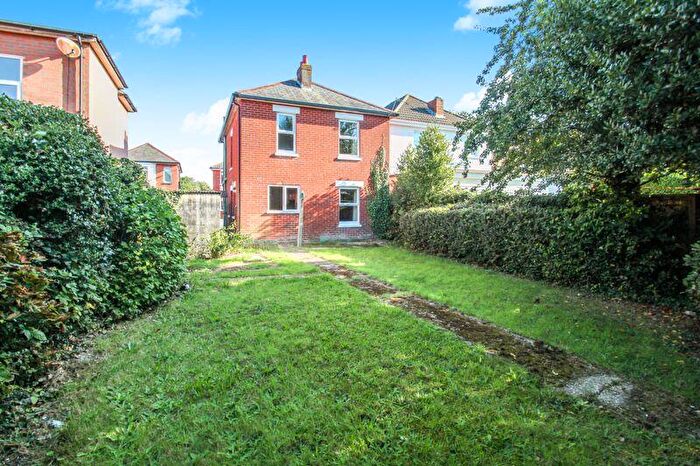 3 Bedroom Detached House To Rent In Winton, Bournemouth, BH9