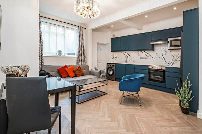 2 Bedroom Flat To Rent In Alderney Street, Pimlico, SW1V