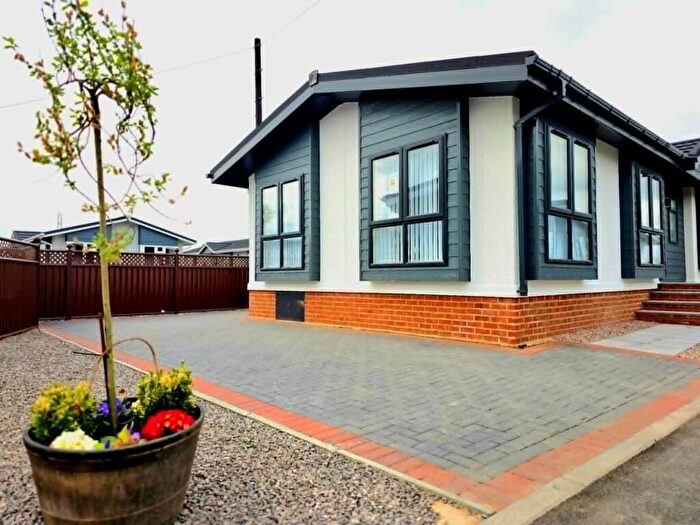 2 Bedroom Park Home For Sale In Fieldview Park, The Leigh, GL19