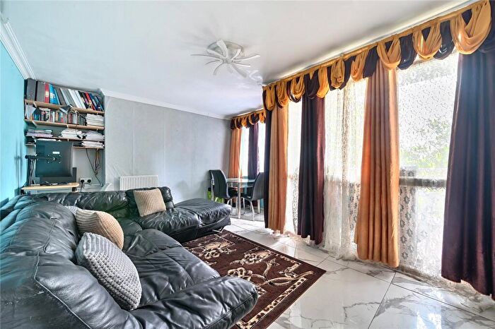 2 Bedroom Flat For Sale In Sydenham Hill, London, SE26