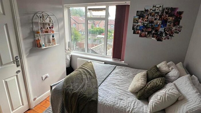3 Bedroom House To Rent In Kingswood Road, Manchester, M14
