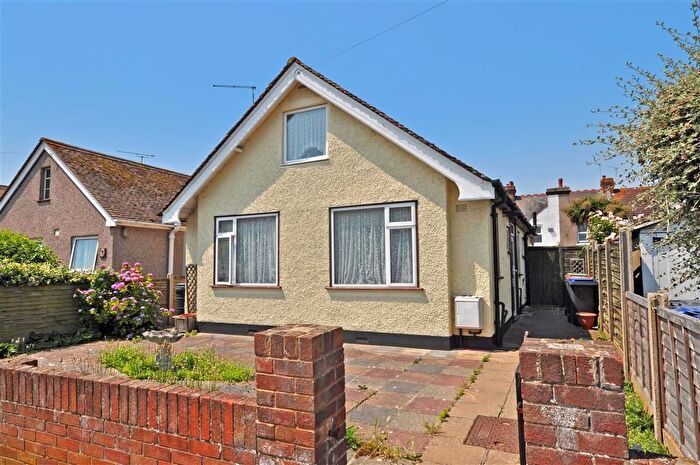 4 Bedroom Detached Bungalow For Sale In Leighville Drive, Herne Bay, Kent, CT6