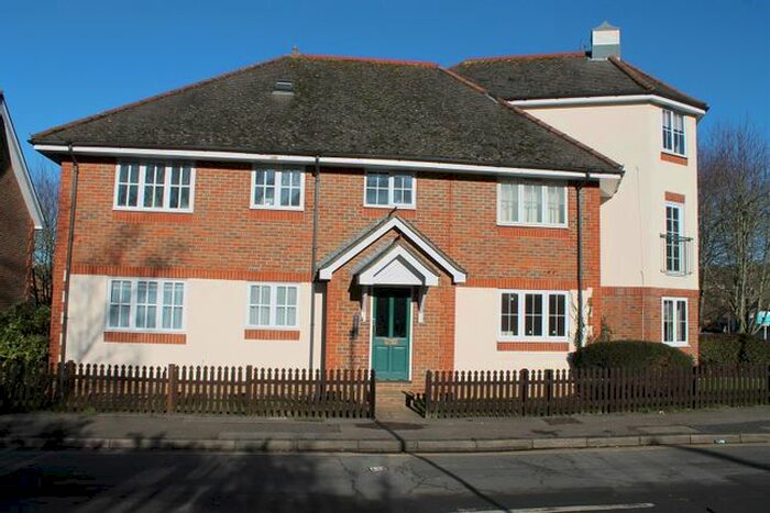 1 Bedroom Flat To Rent In Langston Court, High Wycombe, HP12