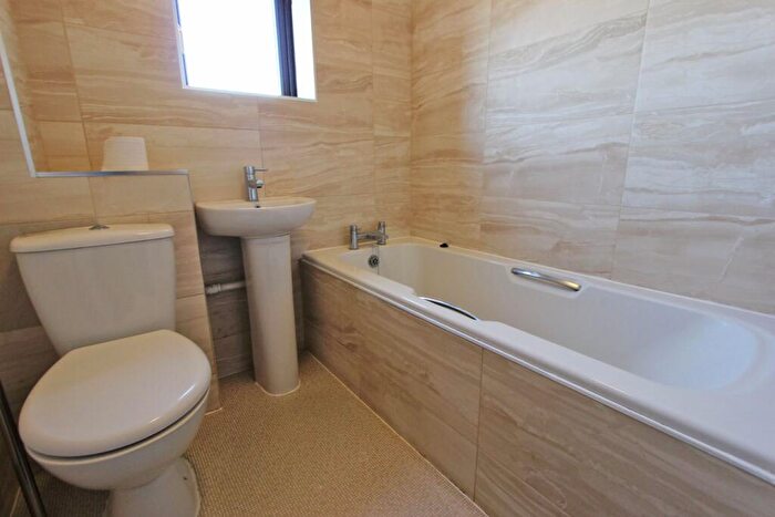 2 Bedroom End Of Terrace House To Rent In Thealby Gardens, Bessacarr, Doncaster, DN4