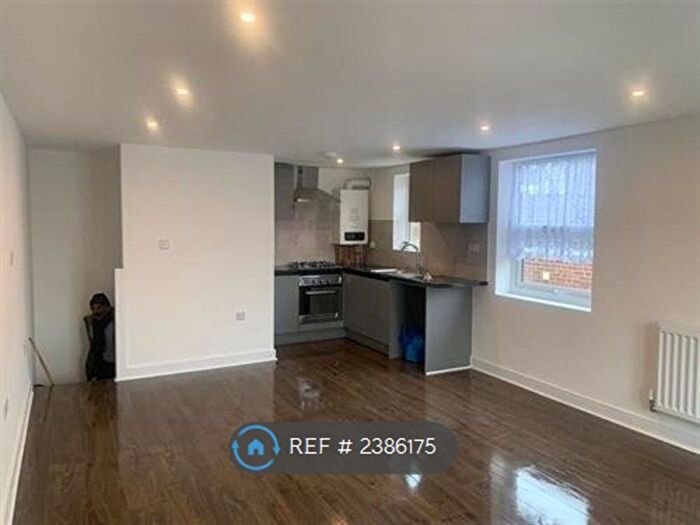 2 Bedroom Flat To Rent In Lathom Road, London, E6