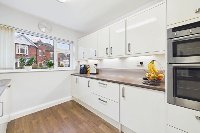 2 Bedroom Flat For Sale In St. James Mount, York, YO23