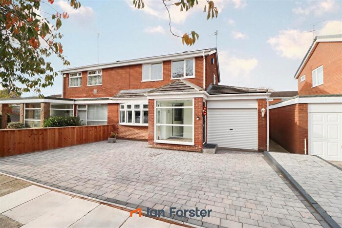 3 Bedroom House For Sale In Windsor Court, Kingston Park, Newcastle Upon Tyne, NE3