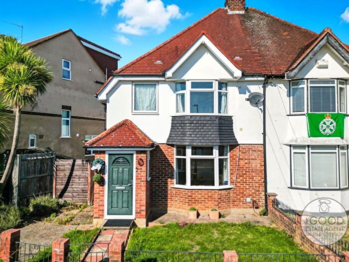 3 Bedroom Semi-Detached House For Sale In Englands Lane, Loughton, IG10