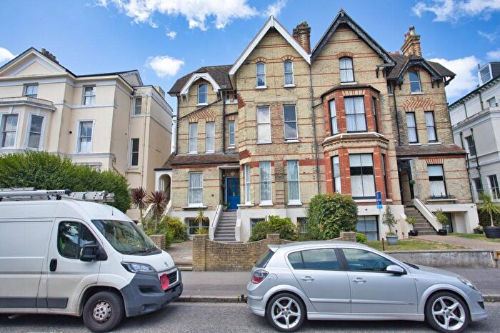 2 Bedroom Flat For Sale In Castle Hill Avenue, Folkestone, Kent, CT20