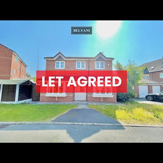 5 Bedroom Detached House To Rent In Roving Bridge Rise, Manchester, M27