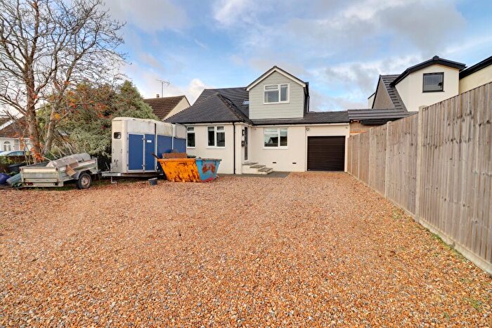 4 Bedroom Link Detached House For Sale In Crestland Close, Cowplain, PO8