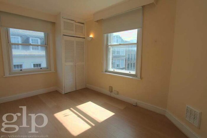 Flat To Rent In Greek Street, Soho, W1D