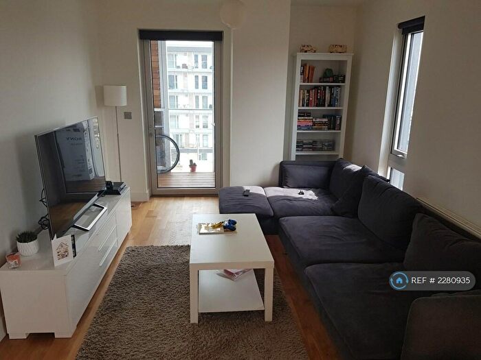 2 Bedroom Flat To Rent In Pepys Court, London, SE18