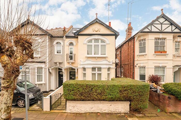 1 Bedroom Flat For Sale In Melrose Avenue, Willesden, NW2