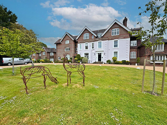 2 Bedroom Apartment For Sale In Crossbush, Arundel, BN18