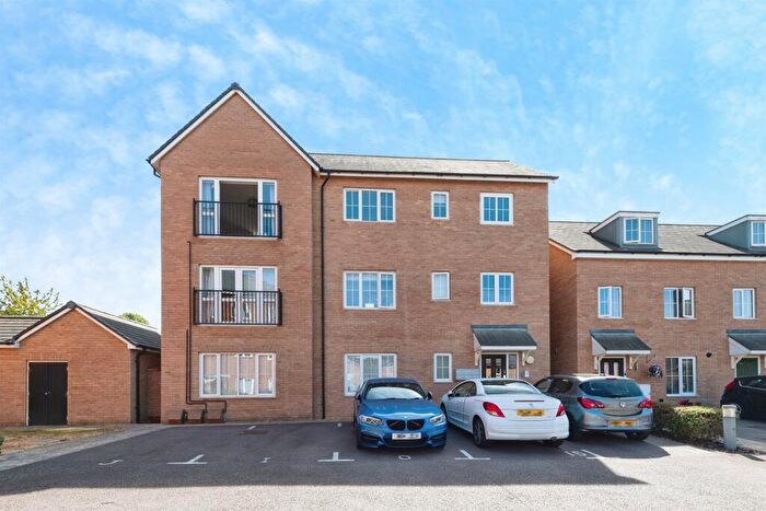 2 Bedroom Apartment To Rent In Tenor Close, MK18