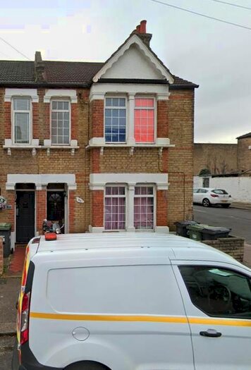 2 Bedroom Flat To Rent In Woodlands Street, London, SE13