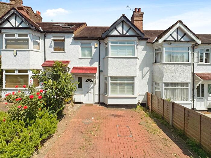 3 Bedroom Terraced House For Sale In Alexandra Road, London, NW4