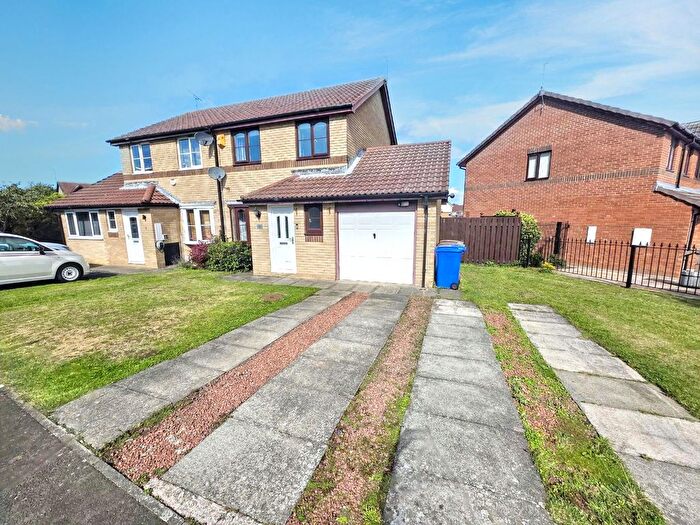 3 Bedroom Semi-Detached House For Sale In Prestbury Avenue, Cramlington, NE23