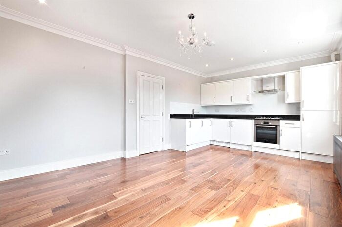 1 Bedroom Terraced House To Rent In Amhurst Road, London, E8