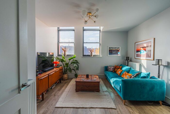 1 Bedroom Flat For Sale In Regent House, Lombard Street, BS3