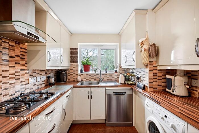 3 Bedroom Flat For Sale In Field Road, Feltham, TW14