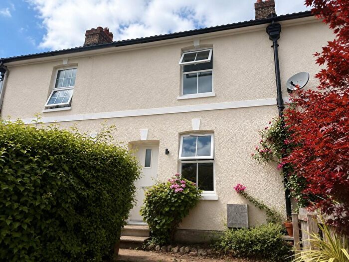 2 Bedroom House To Rent In High Street, Halling, ME2
