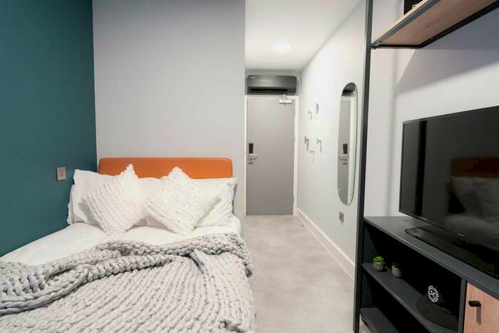 1 Bedroom Flat To Rent In Guilden Village, Lido Road, Guildford, GU1